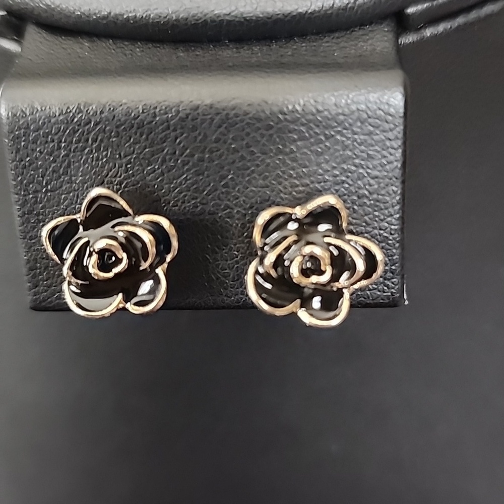 FLOWER Artistic Design Clip On Earrings 316L And Zinc Alloys